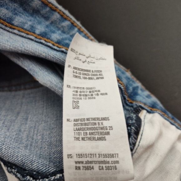 Abercrombie & Fitch The Mom High Rise Curve Love jeans, light wash, 16L/33 - Picture 3 of 9